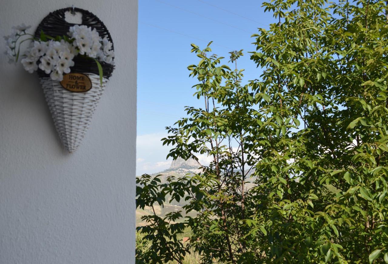 Bed And Breakfast Arcobaleno Casteltermini Exterior foto