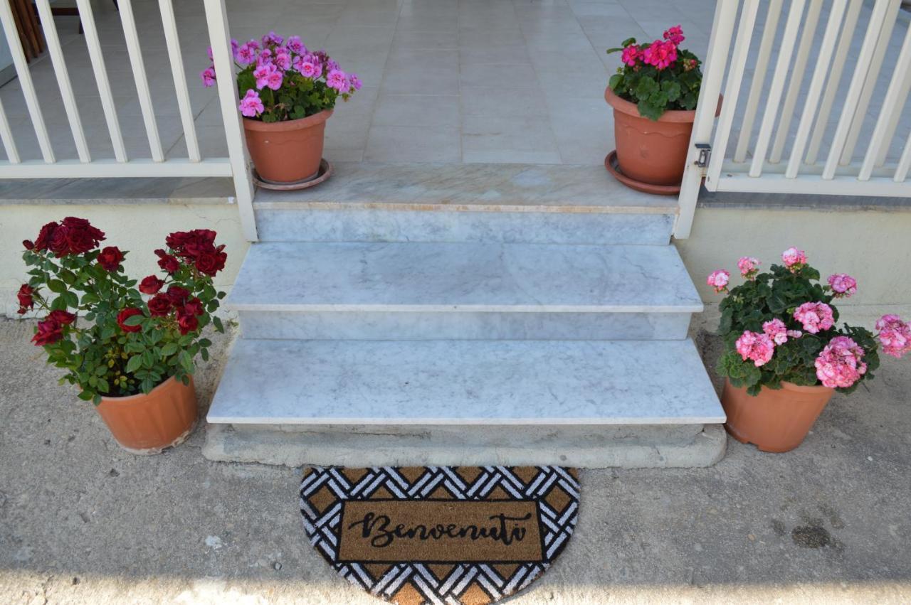 Bed And Breakfast Arcobaleno Casteltermini Exterior foto